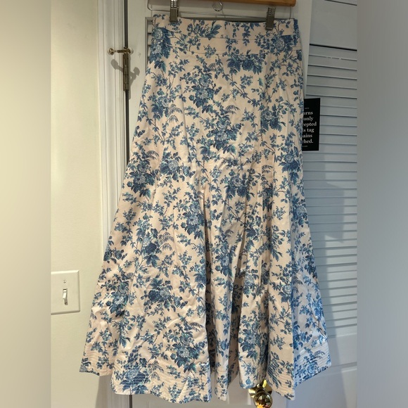 Tuckernuck Forget Me Not Floral Brynn Skirt - Picture 2 of 3